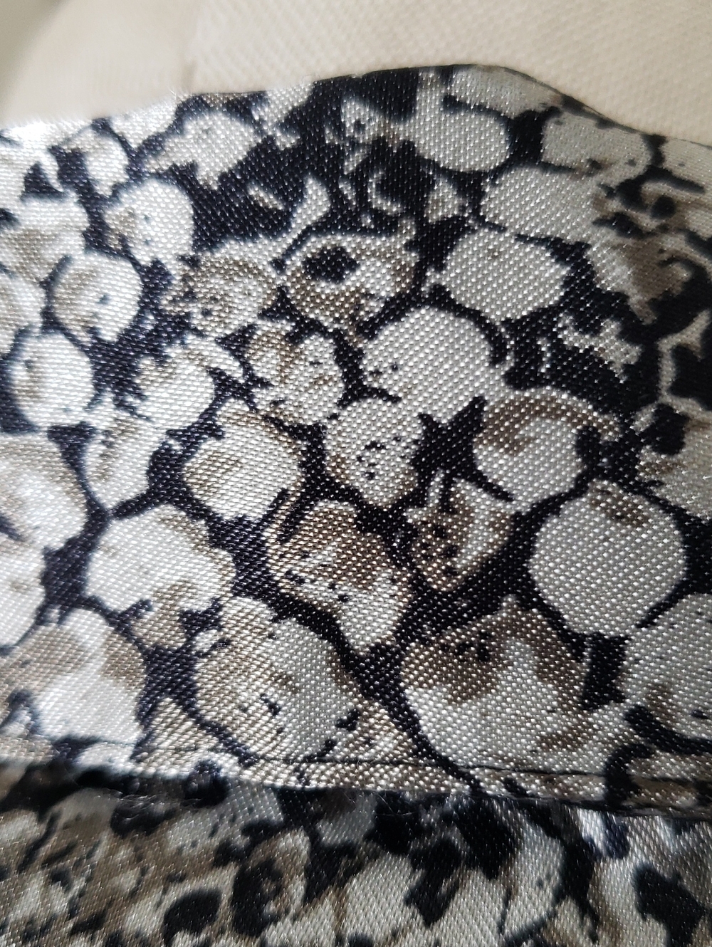 Vintage Notations Silky Snake Print Button Down Blouse Grey White Petite Small - Picture 12 of 15
